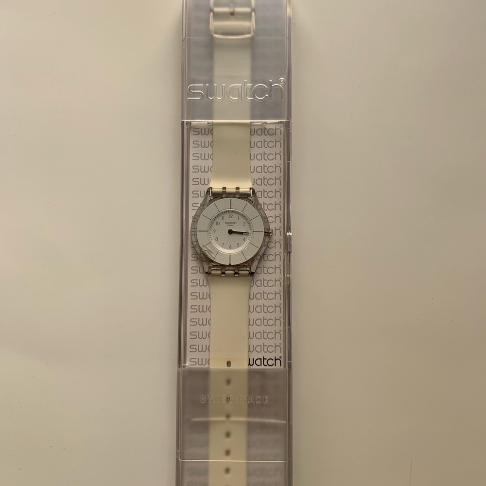 SWATCH White Classiness Skin Silicone Watch